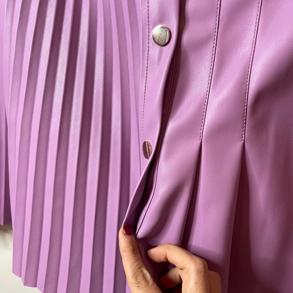 Lavender Pleated Mini Skirt with Button Detail - Picture 2 of 8